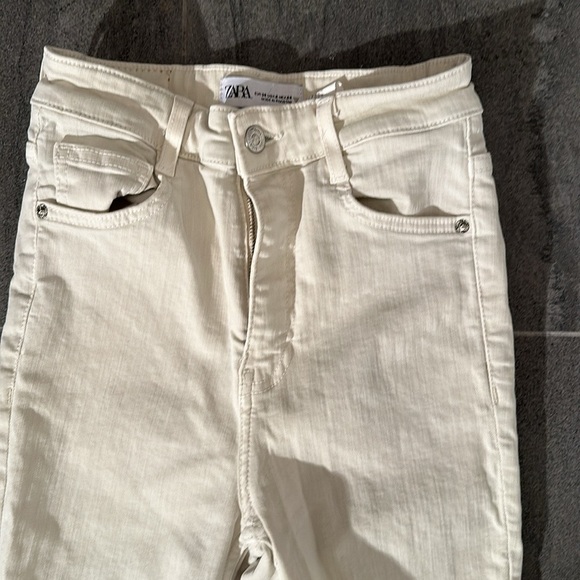 Zara light beige cream woman high rise jeans size 34 US size 2 - Picture 2 of 4